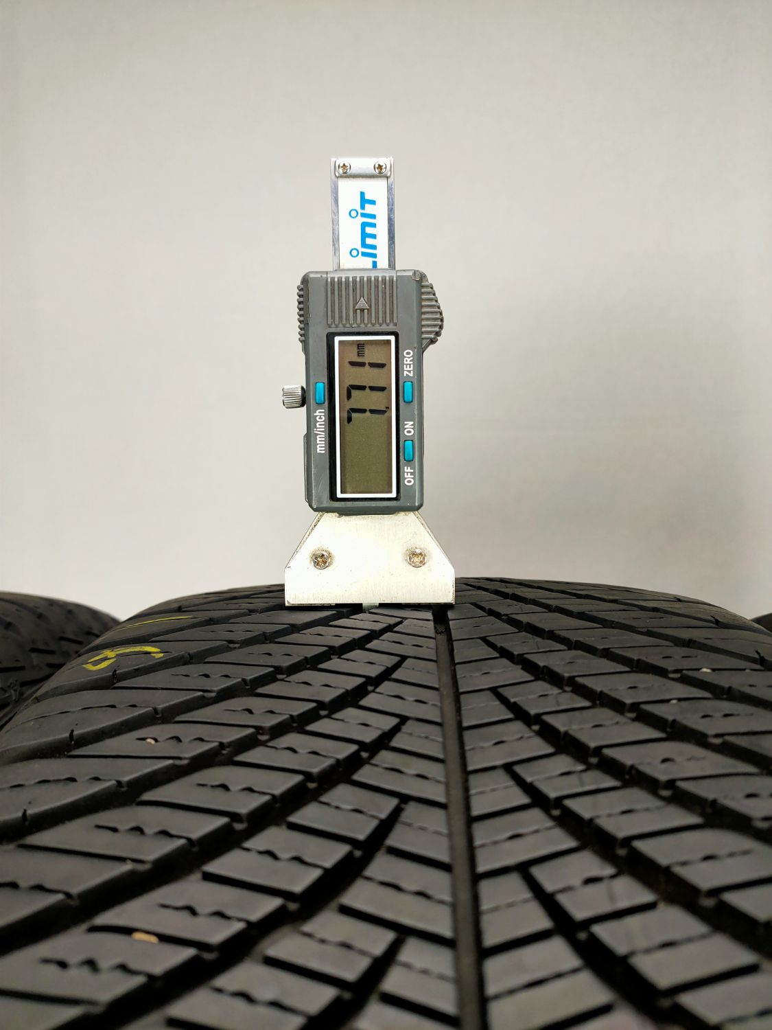 Opony 215/45R16 całoroczne 215/45/16 GOODYEAR (osobowe) OO14381