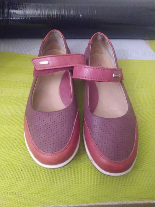 Bordowe buty Lasocki
