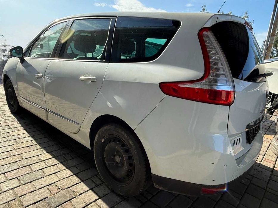 Бампер Renault Grand Scenic 3 задній TEQNC В наявності