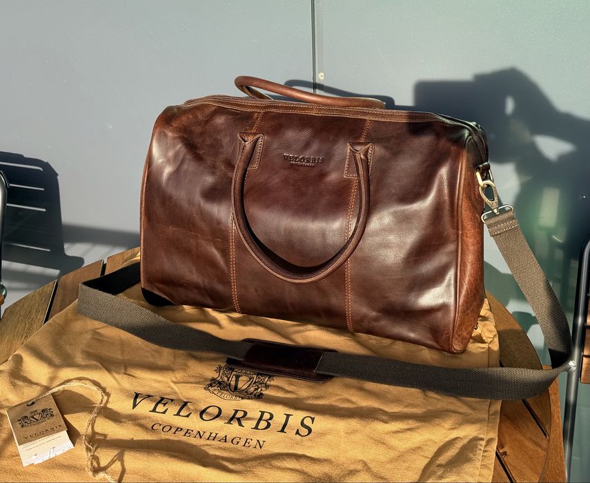 Torba podróżna od Danske Velorbis ze skóry bawolej.