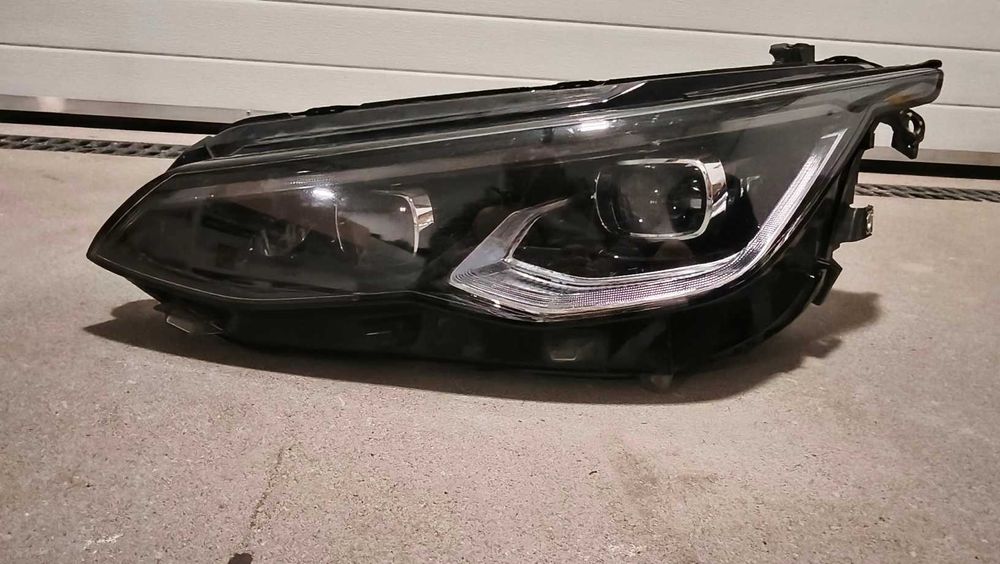Golf VIII R Lampa przednia lewa czarna MATRIX  5h1.941.113.c