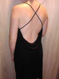 czarna sukienka na ramiączka z odkrytymi plecami sylwester święta
