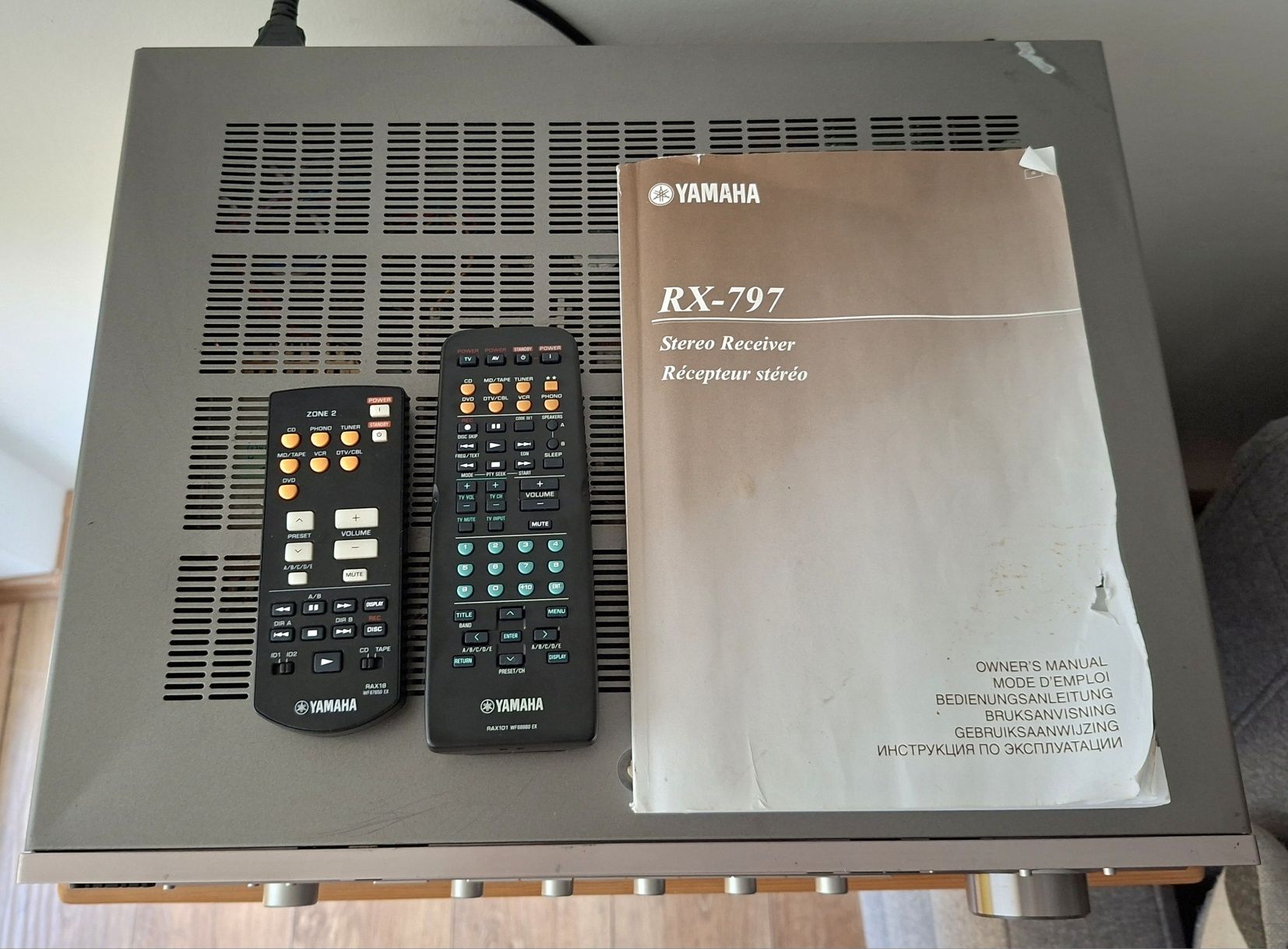 Yamaha ampituner RX-797 + dwa piloty oryginalne