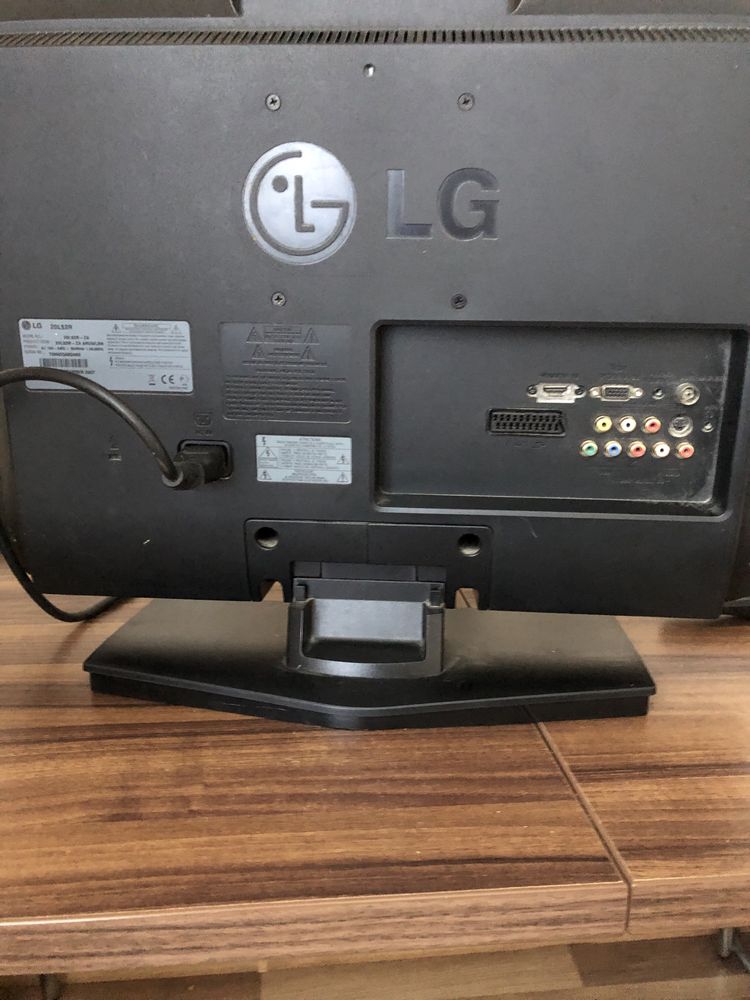Телевізор 32 ʼ LG 20LS2R