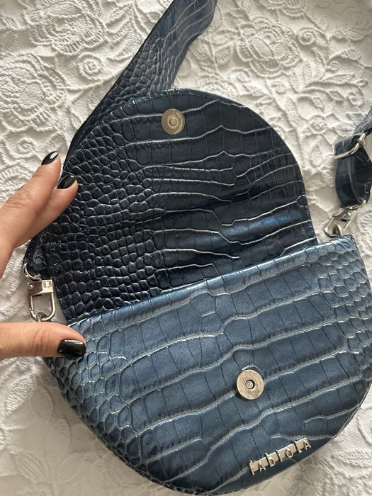 Fabiola nowa torebka nerka saszetka nienieska croco skóra skórzana