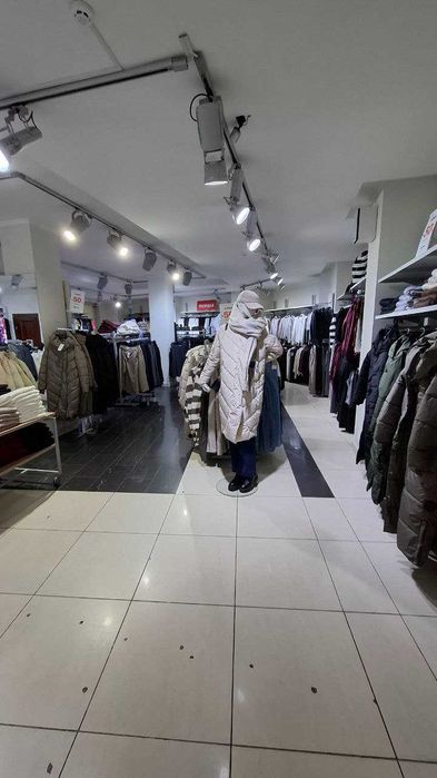 Торгова площа 419кв.м центр Ратуша перший поверх фасад