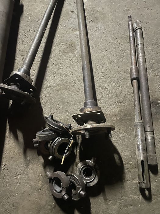 Продам пів осі заднього моста на Москич 412