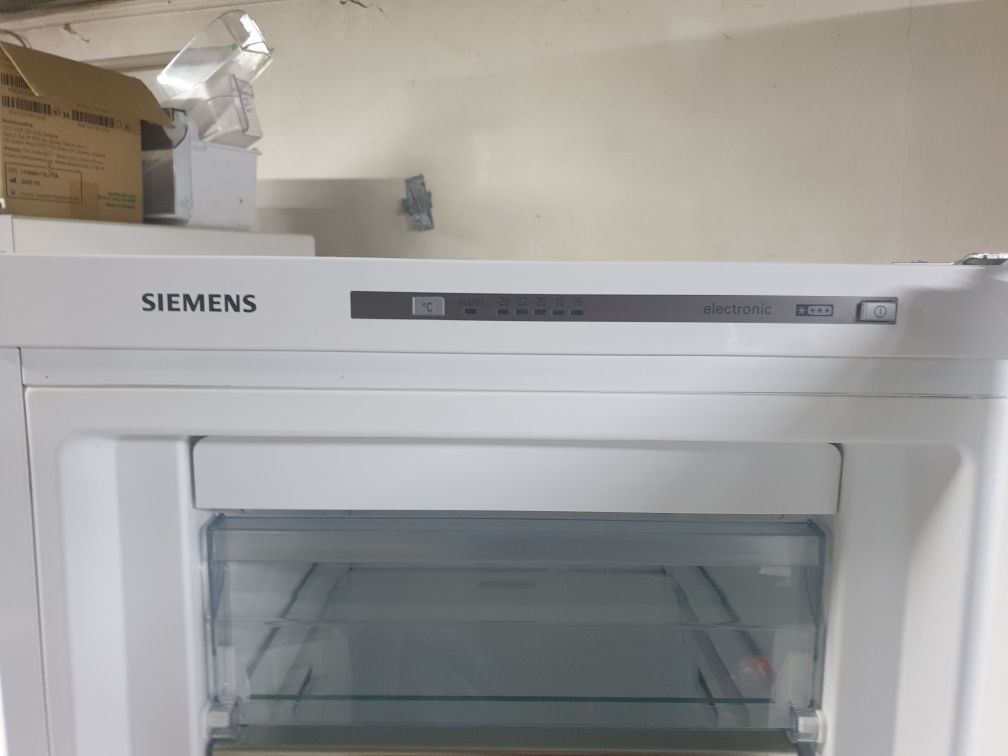 Морозильна камера сухої заморозки Siemens