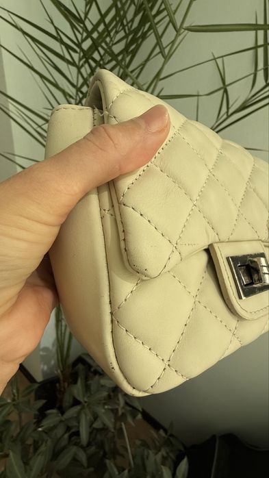 Шкіряна жіноча сумка типу Chanel