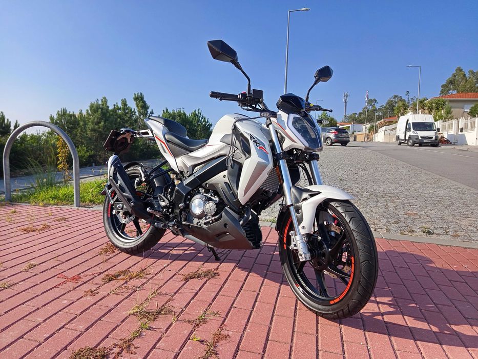 Mota Keeway RKF 125cc( práticamente nova )