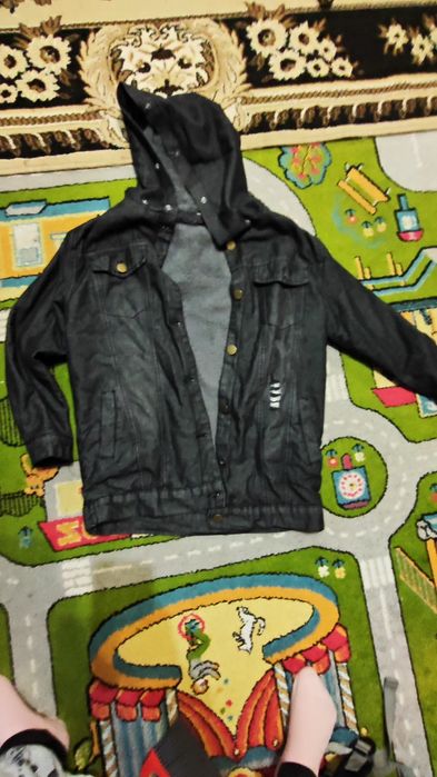 Джинсова демисезонна куртка