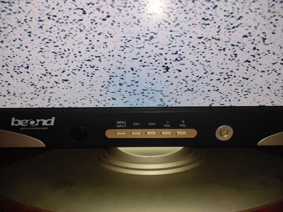 TV LCD Beond BTFT1711