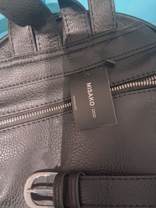 Mochila preta da misako