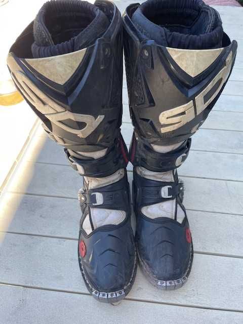 Material Enduro usado e novo