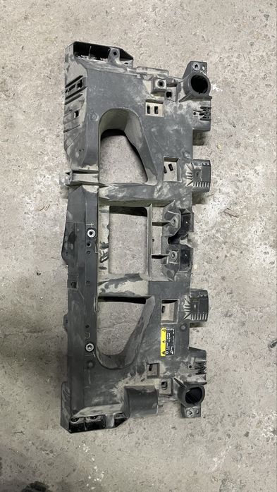 Верхняя планка телевизора Volkswagen ID 4 2023-2025