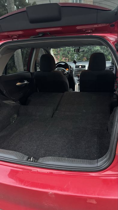 Toyota Auris продам машину