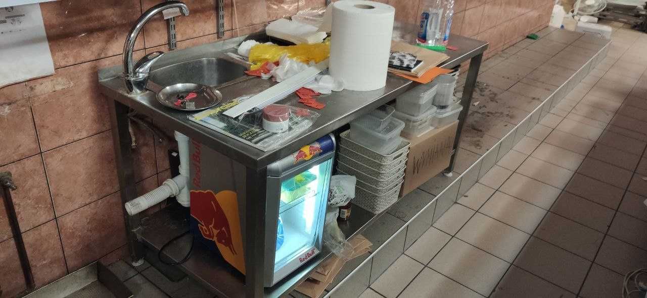 meble ze stali nierdzewnej