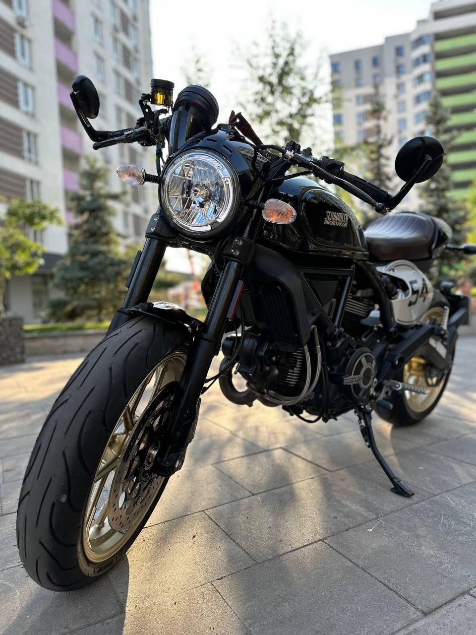 Офіційний Ducati Scrambler Cafe racer