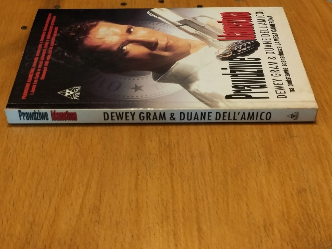 Prawdziwe kłamstwa - Dewey Gram