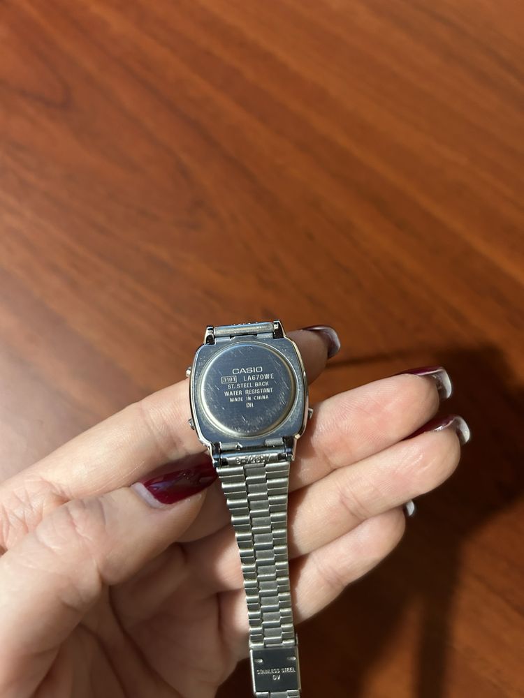 Casio LA670WEA годинник часы винтаж вінтаж наручний