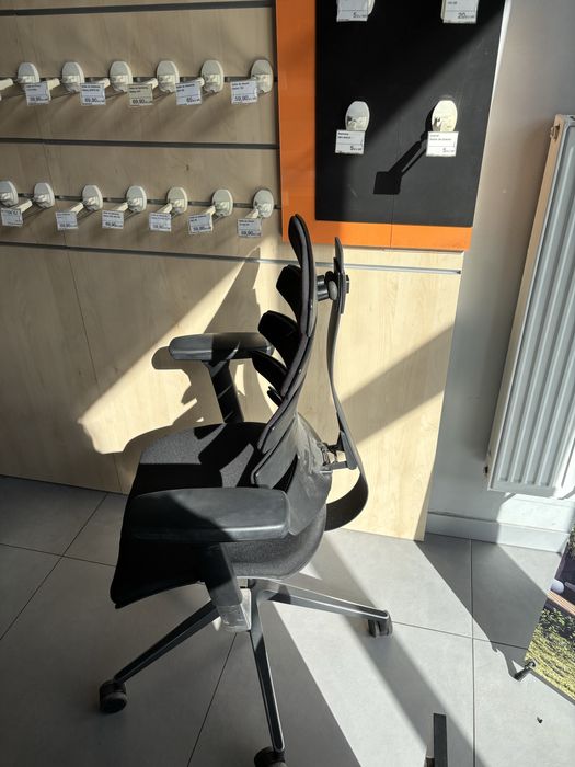 Krzesło obrotowe z podłokietnikiem  Sitagware.  2