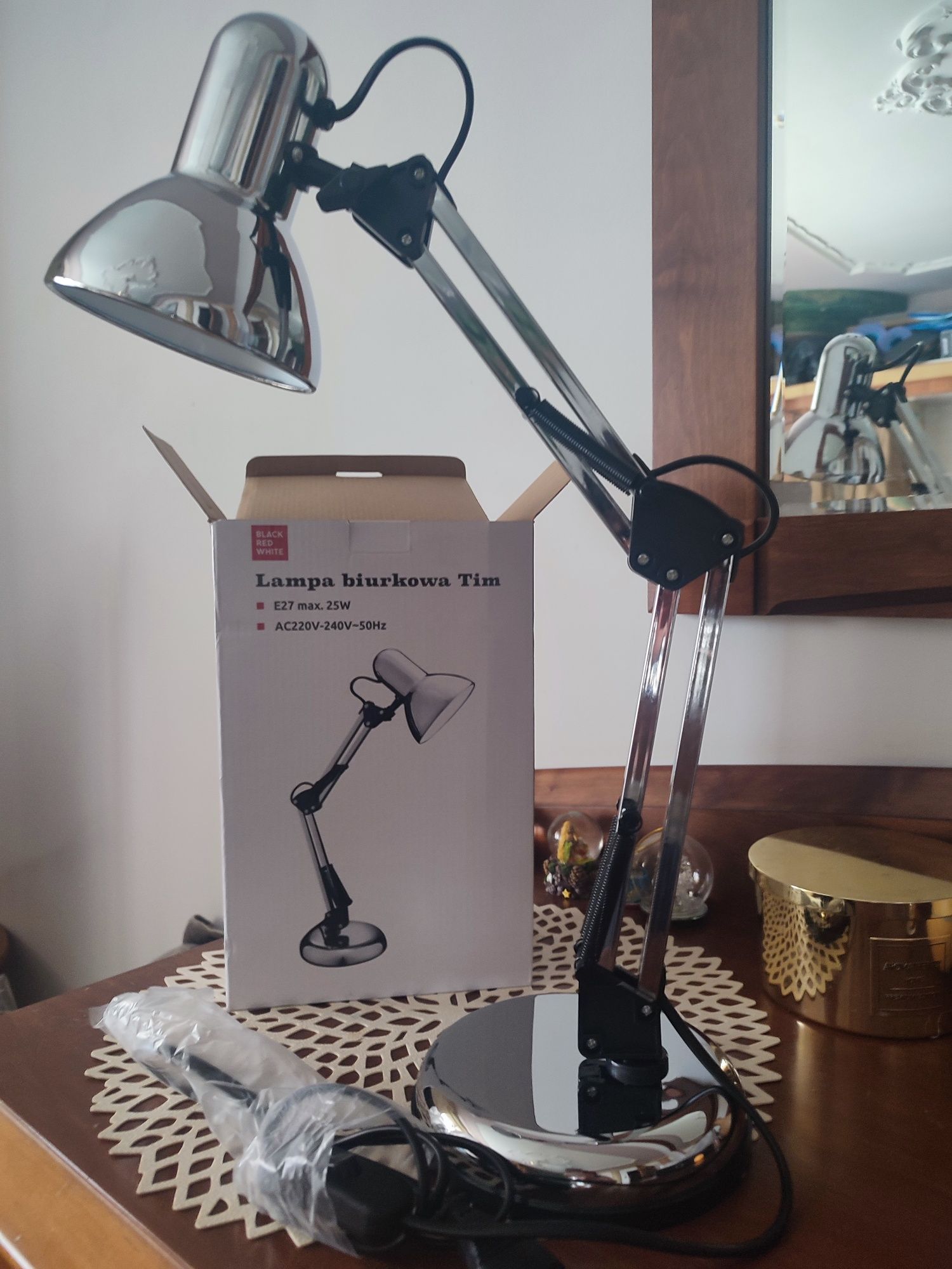 Lampa kosmetyczna biurkowa.   Nowr