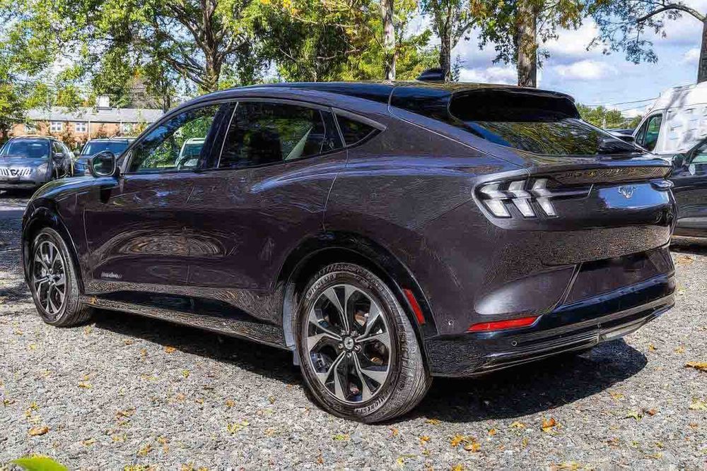 Ford Mustang Mach-E Premium      2021