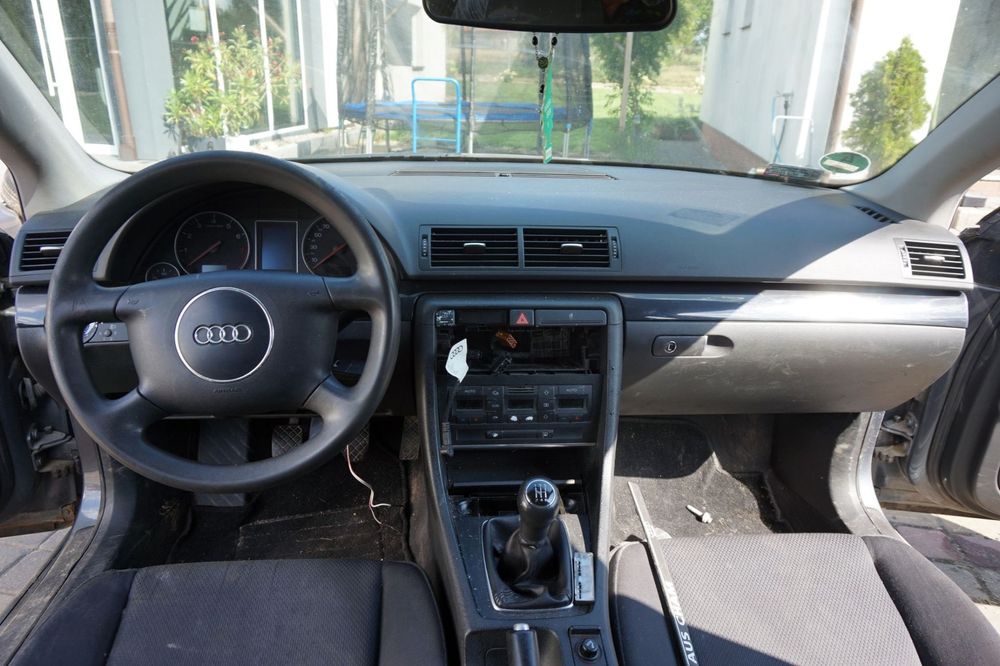 DESKA ROZDZIELCZA AIRBAG KONSOLA A4 B6 AUDI 2000-2006