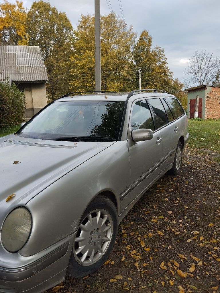 Mercedes Benz w210