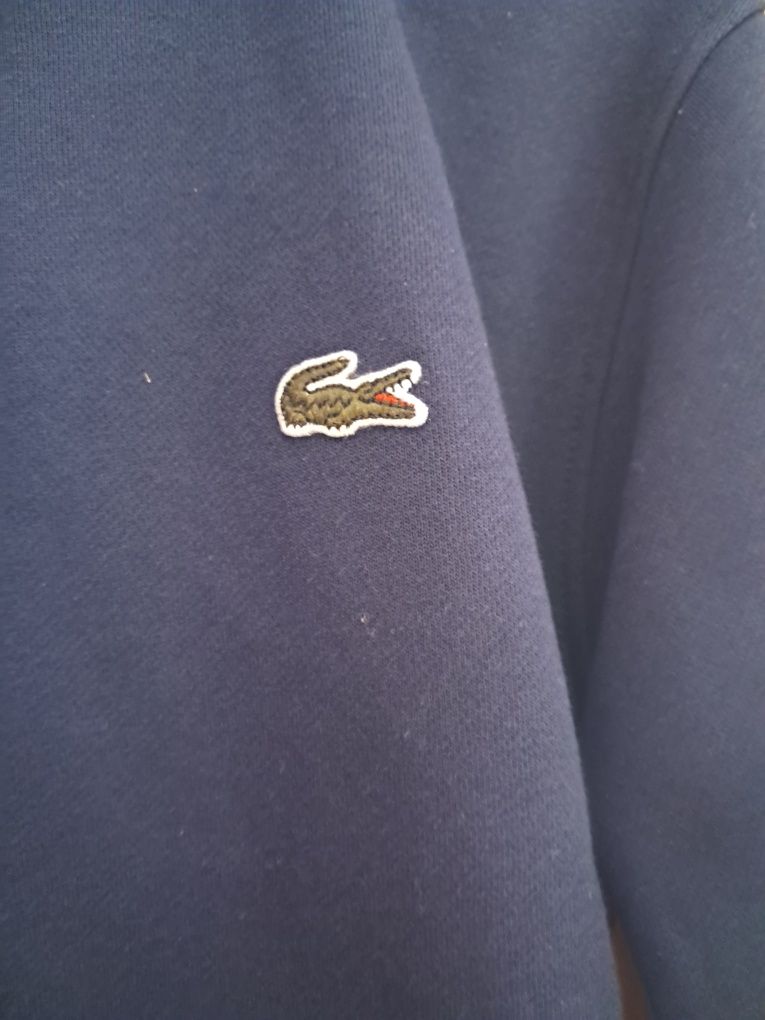 Sweat original da Lacoste
Nova nunca utilizada ainda com as respetivas