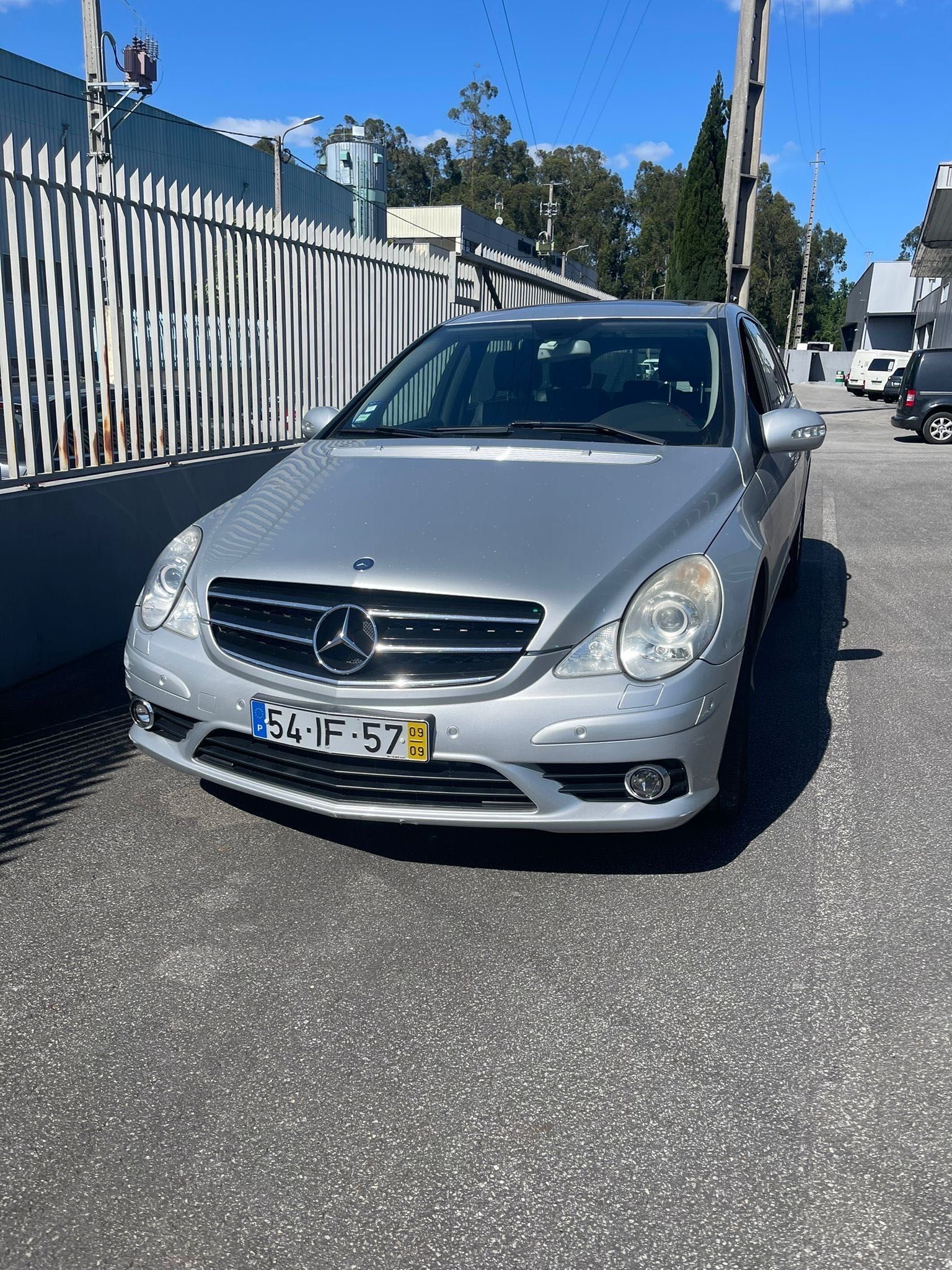 Mercedes Benz R320 4 Matic