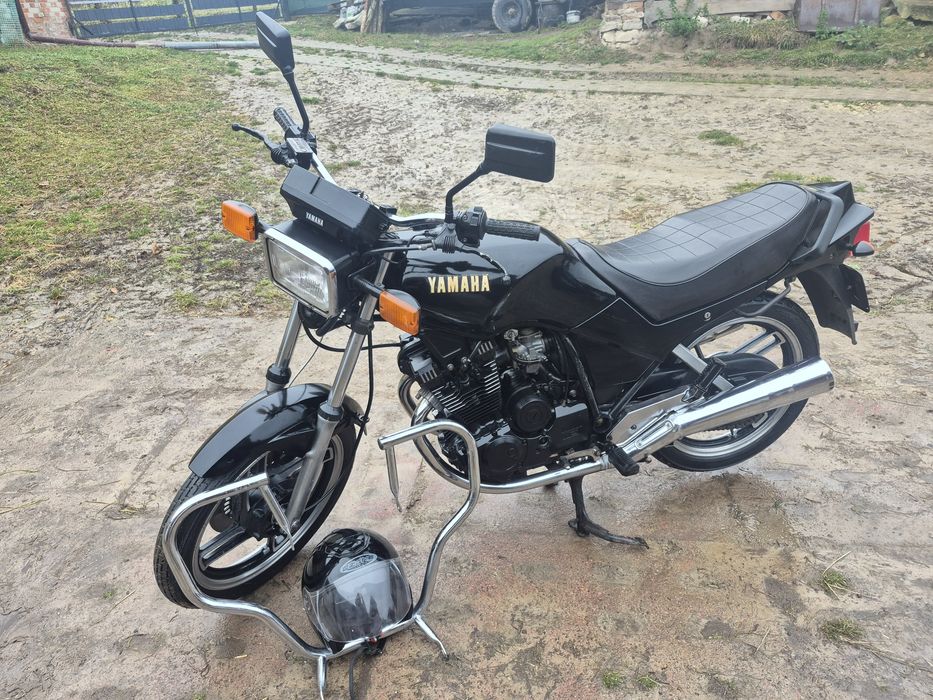 Motocykl Yamaha XS 400