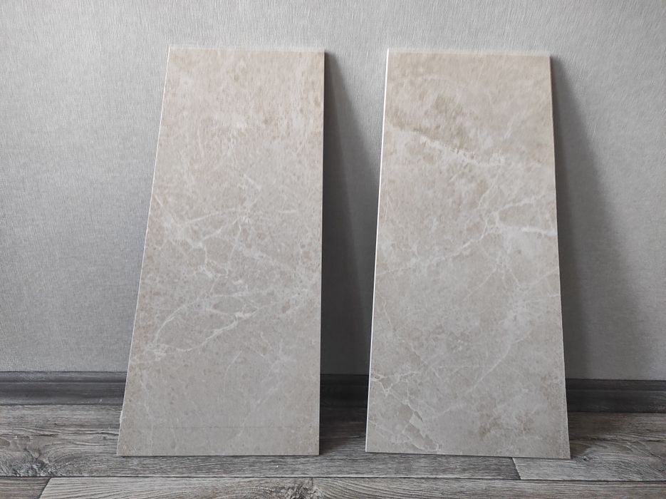 Остатки стройматериалов,обои ,плитка,затирка