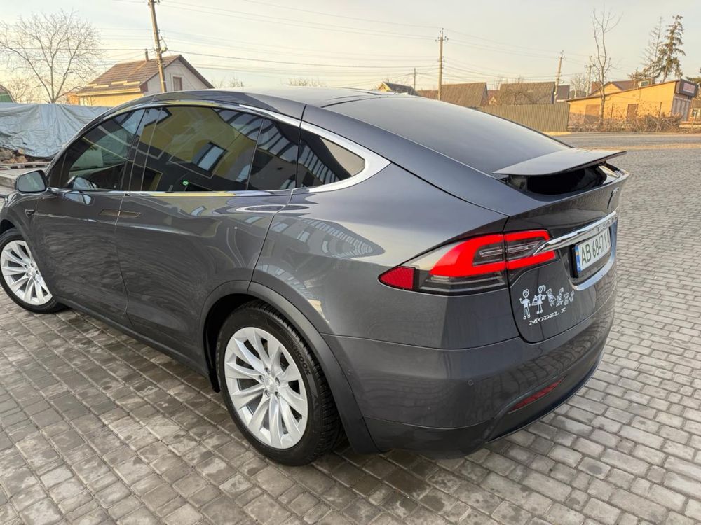 Продам Tesla Model X