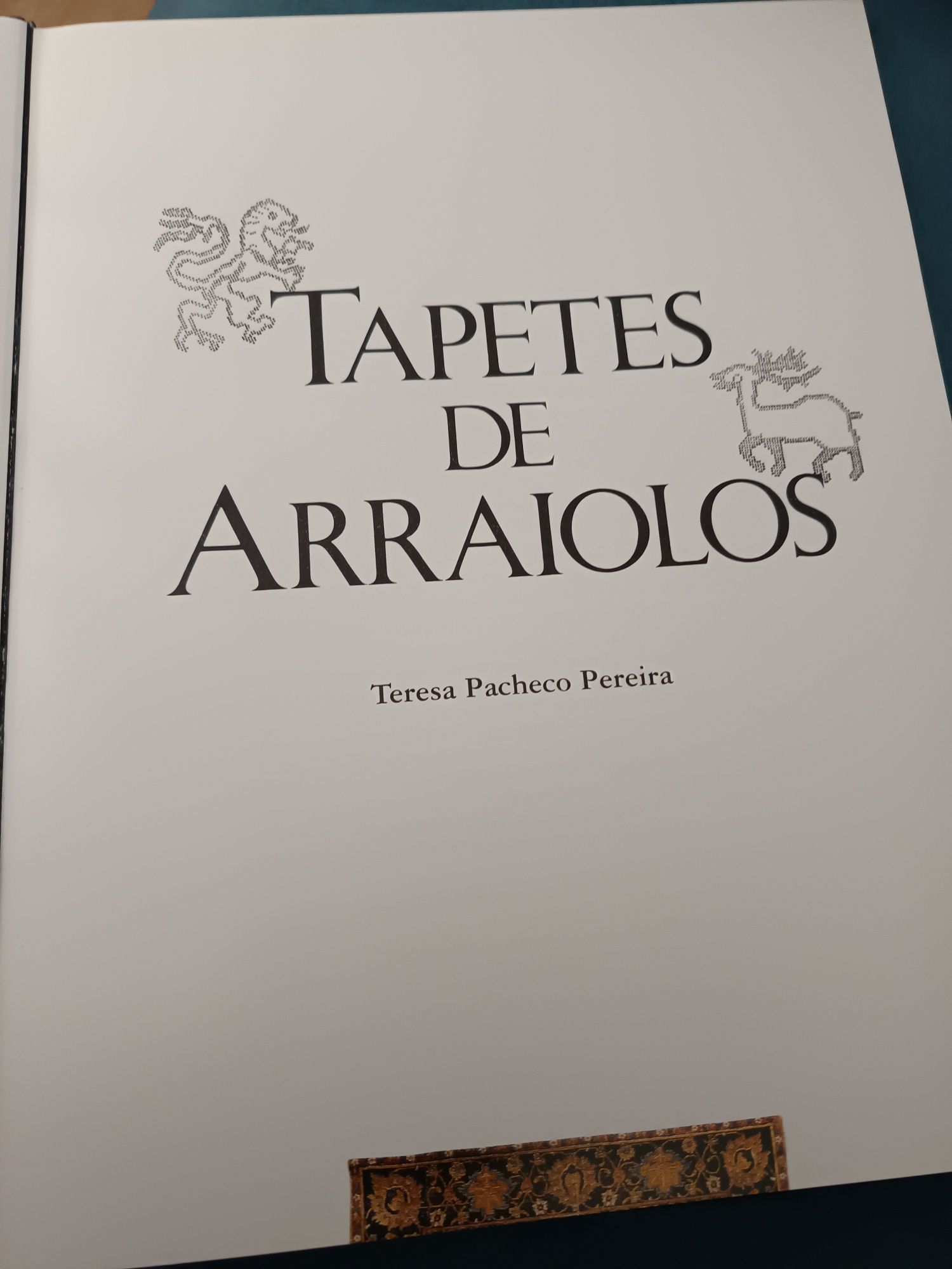 Livro "Tapetes de Arraiolos"