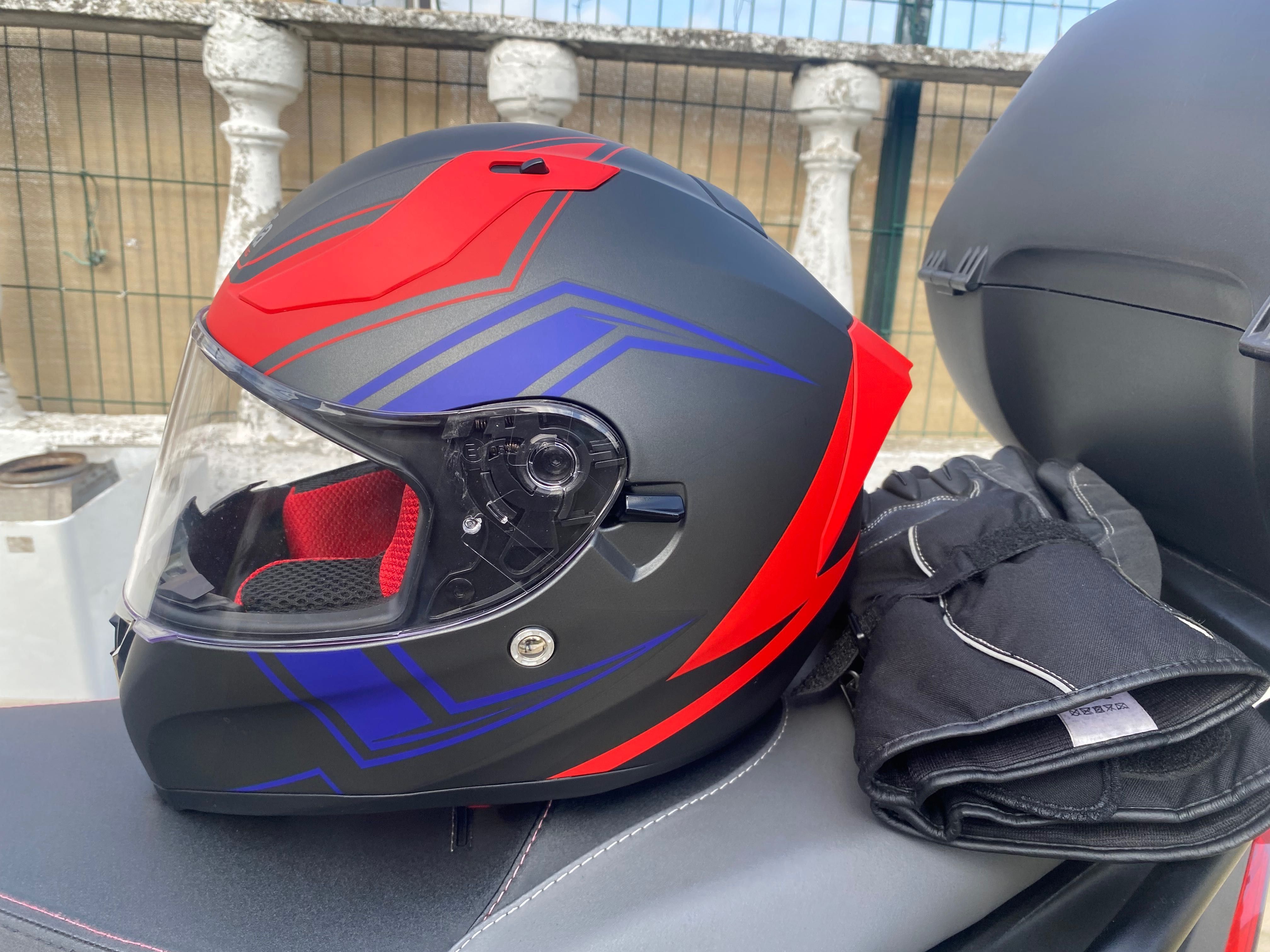 Capacete Aprilia