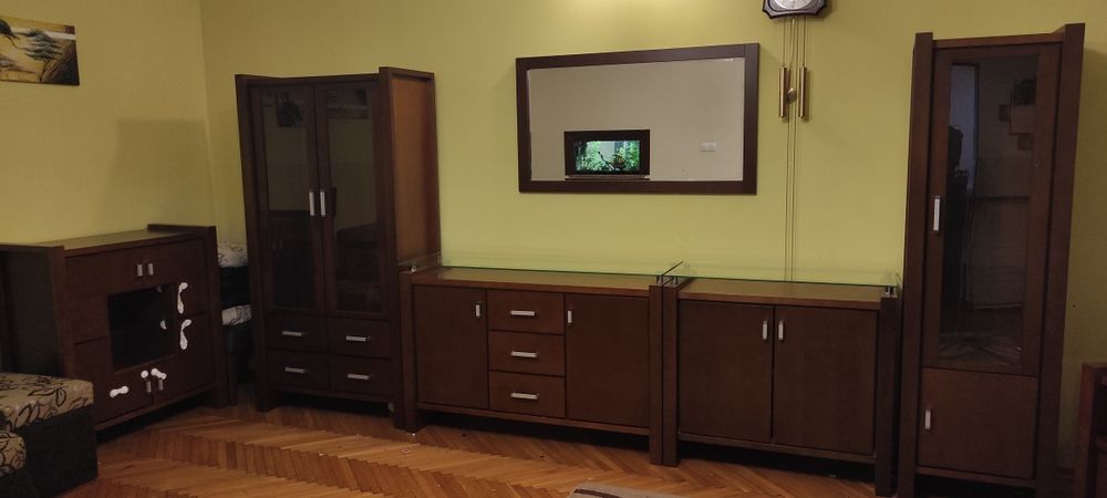 Meble do salonu drewniane z płytą z naturalnej okleiny . 8 elementów