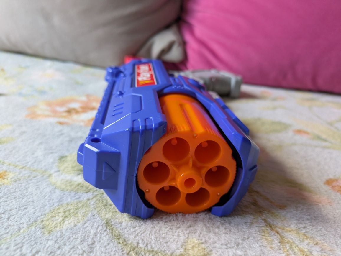 Pistolet na strzałki jak Nerf