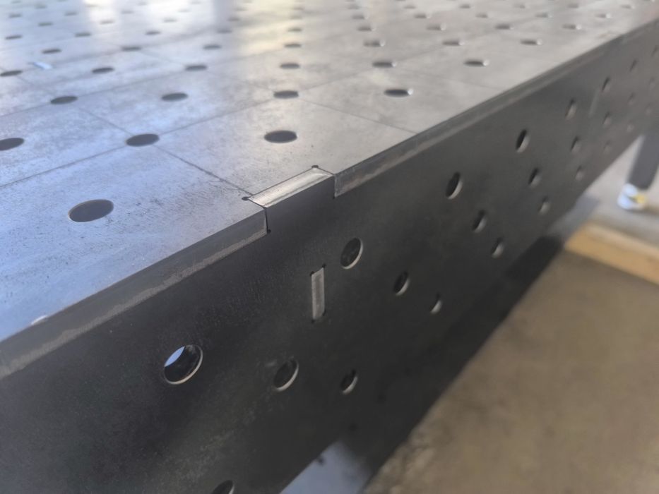 Stół spawalniczy 2000x1000 10mm z bokami i ożebrowaniem