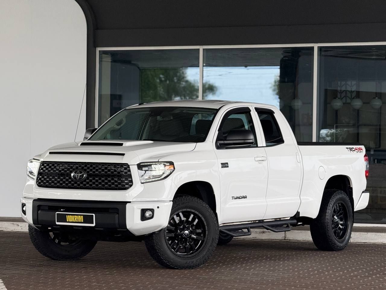 Toyota Tundra 2018 року, 5.7 бензин, автомат, повний привід, 140т.км