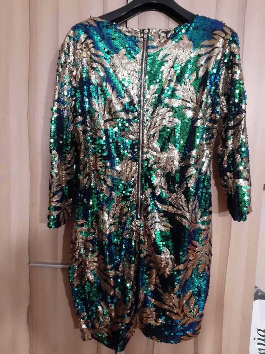 Продам новое новогоднее платье на петках