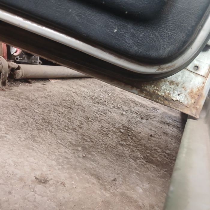 Розбираю Волгу 31105