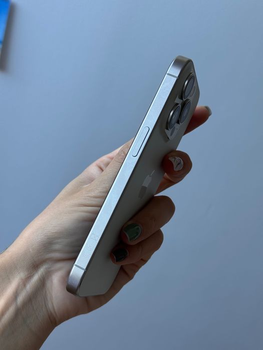 iPhone 15 pro 256gb jak nowy biały
