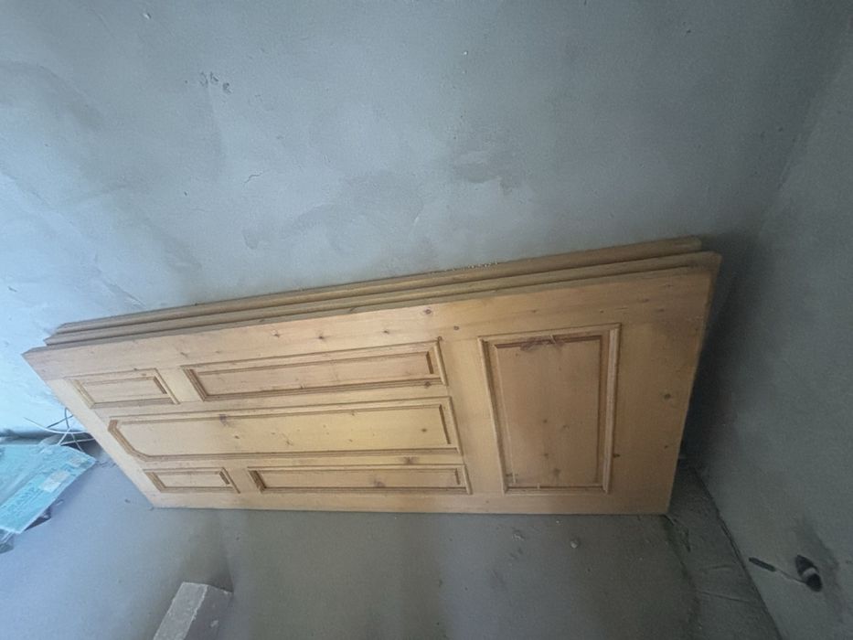 Продам двері міжкімнатні з масиву