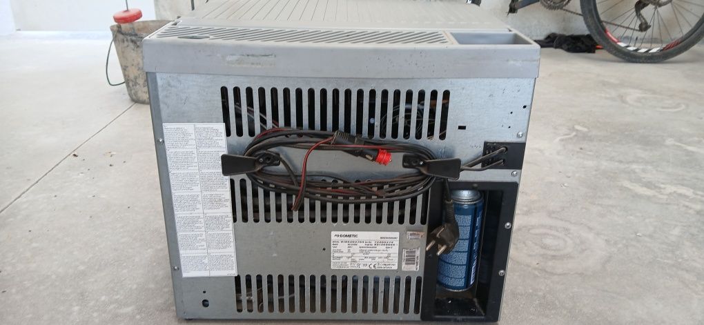 Frigorifico Dometic trivalente