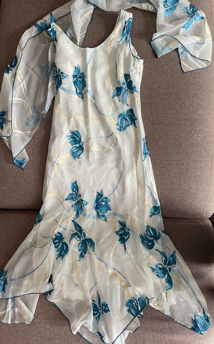 Легко спадаюча святкова біла сукня плаття "Milano" з легкою накидкою