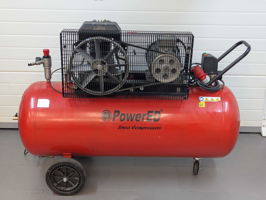 Compressor ar comprimido 270L 5.5HP Trifásico + purga automática