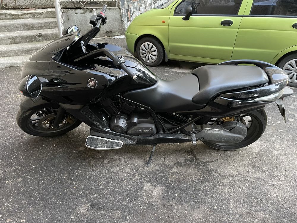 Мот турист Honda DN-01 2007