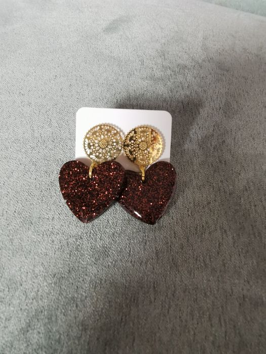 Brincos fios porta chaves