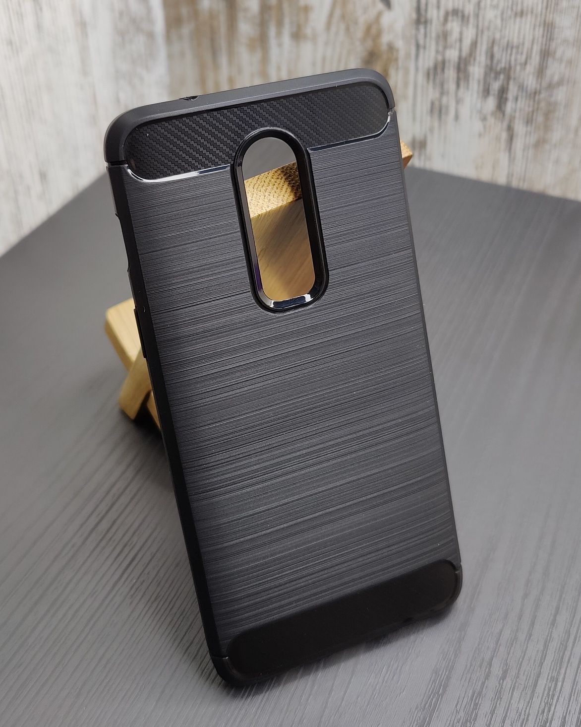 Чехол Carbon TPU на OnePlus 6T/ 9 Pro/ 11. Плотный. Ударопрочный чохол